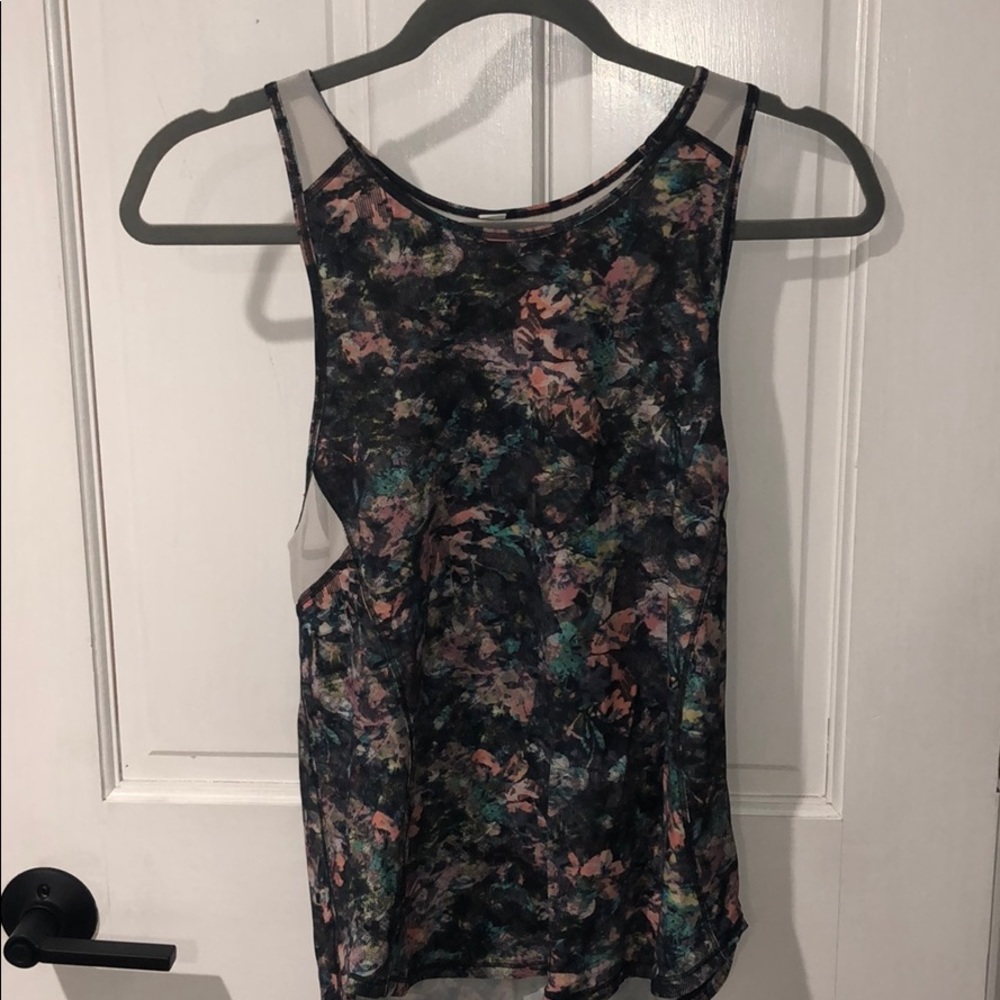 lululemon tank top size 4 patterned